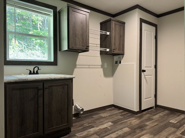 1271 Thompson Hill Rd, Bethpage, TN 37022
