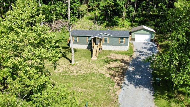 1271 Thompson Hill Rd, Bethpage, TN 37022