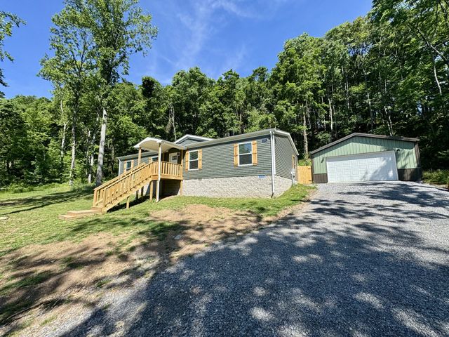 1271 Thompson Hill Rd, Bethpage, TN 37022