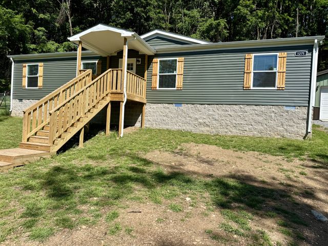 1271 Thompson Hill Rd, Bethpage, TN 37022