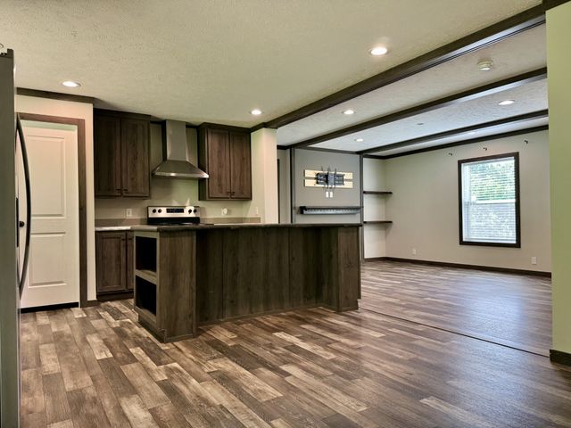 1271 Thompson Hill Rd, Bethpage, TN 37022