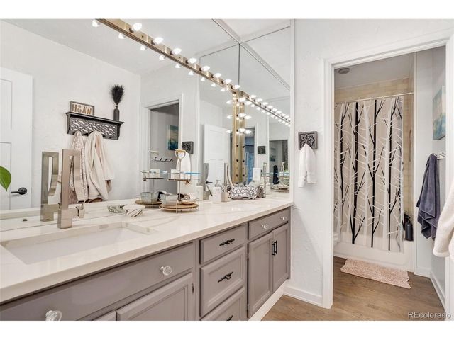 8170 Red Rock Ct, Larkspur, CO 80118