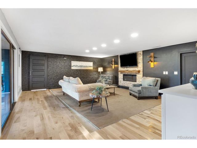 8170 Red Rock Ct, Larkspur, CO 80118