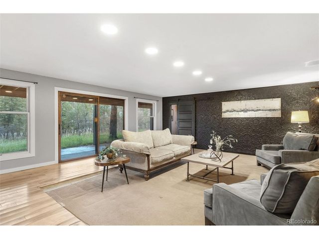 8170 Red Rock Ct, Larkspur, CO 80118