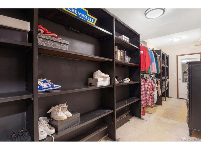 8170 Red Rock Ct, Larkspur, CO 80118