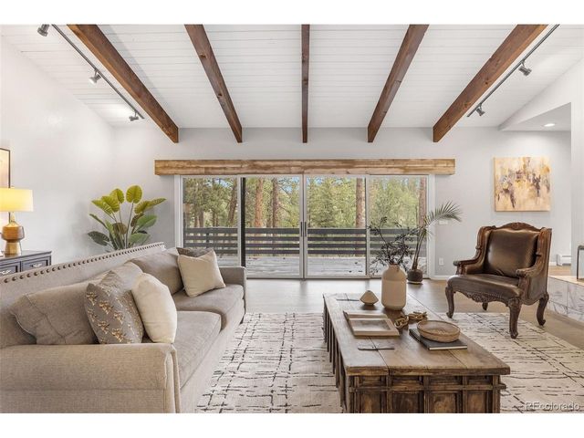 8170 Red Rock Ct, Larkspur, CO 80118