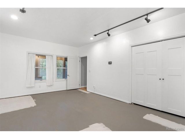 8170 Red Rock Ct, Larkspur, CO 80118