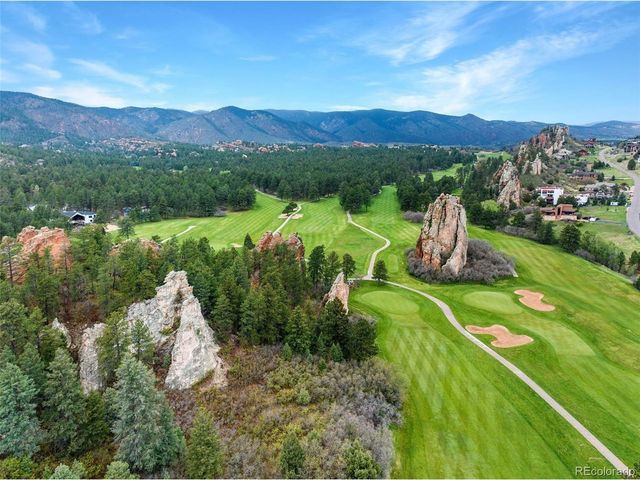 8170 Red Rock Ct, Larkspur, CO 80118