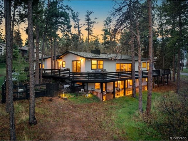 8170 Red Rock Ct, Larkspur, CO 80118