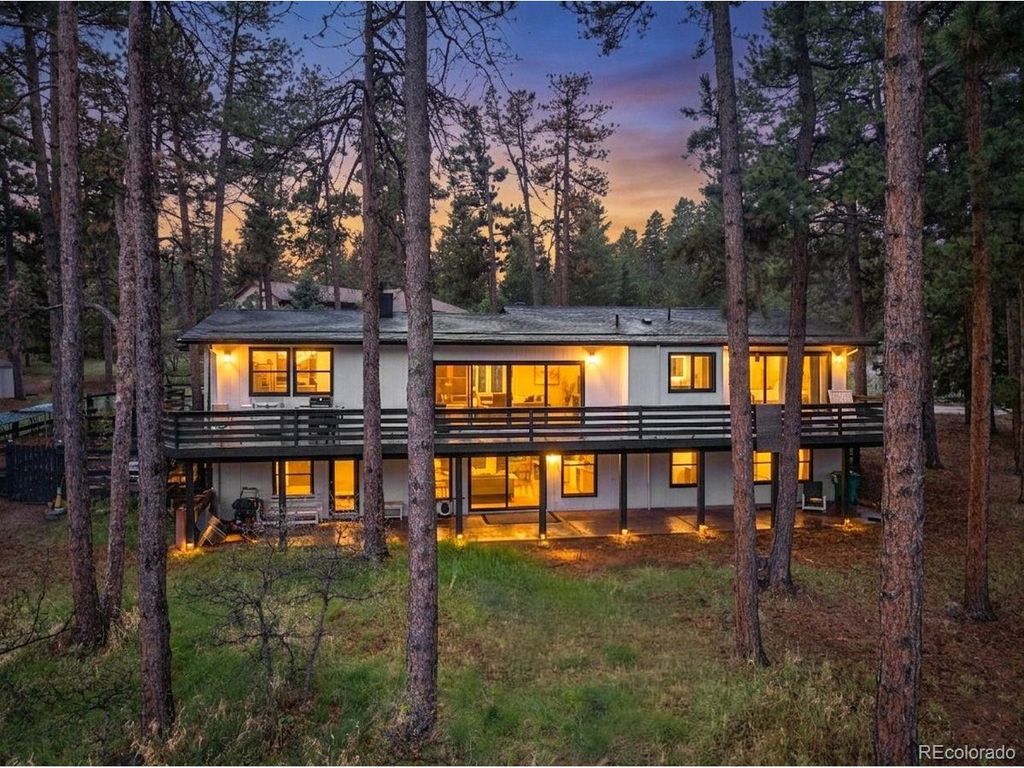 8170 Red Rock Ct, Larkspur, CO 80118