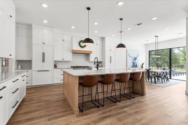 296 & 300 IVY Dr, Liberty Hill, TX 78642