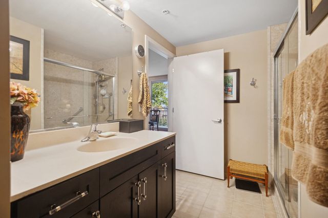 807 Davis Street 810, Evanston, IL 60201