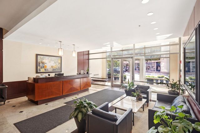 807 Davis Street 810, Evanston, IL 60201