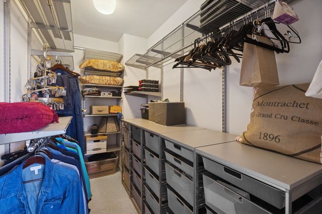 807 Davis Street 810, Evanston, IL 60201