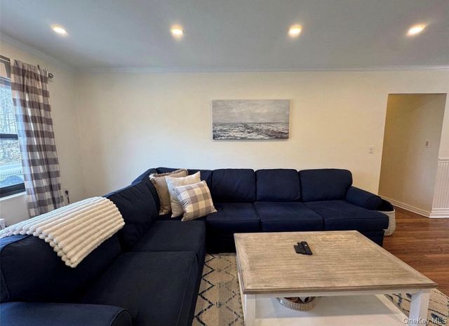 313 Main Street B, Roslyn, NY 11576