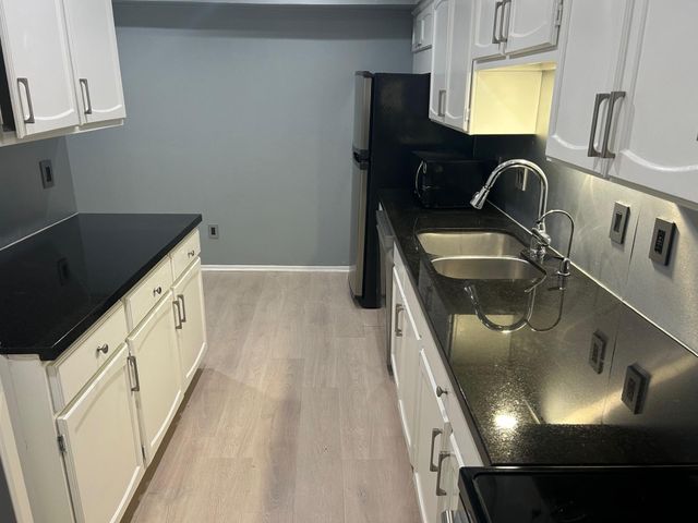 359 N Post Oak Lane 121, Houston, TX 77024