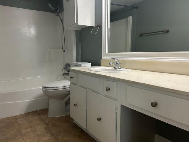 359 N Post Oak Lane 121, Houston, TX 77024