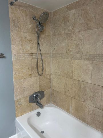 359 N Post Oak Lane 121, Houston, TX 77024