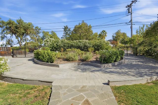 2120 Stockbridge Avenue, Woodside, CA 94062