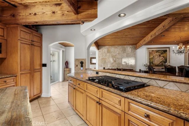 327 Santa Isabel, Newport Beach, CA 92660