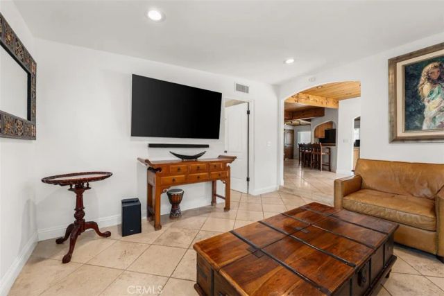327 Santa Isabel, Newport Beach, CA 92660