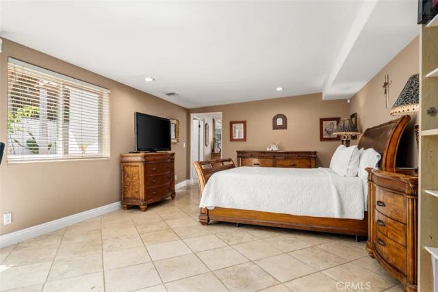 327 Santa Isabel, Newport Beach, CA 92660