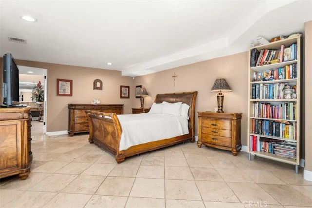 327 Santa Isabel, Newport Beach, CA 92660