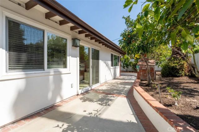 327 Santa Isabel, Newport Beach, CA 92660