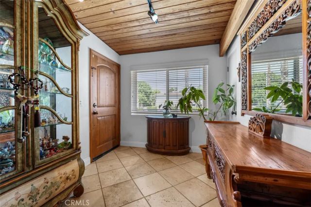 327 Santa Isabel, Newport Beach, CA 92660