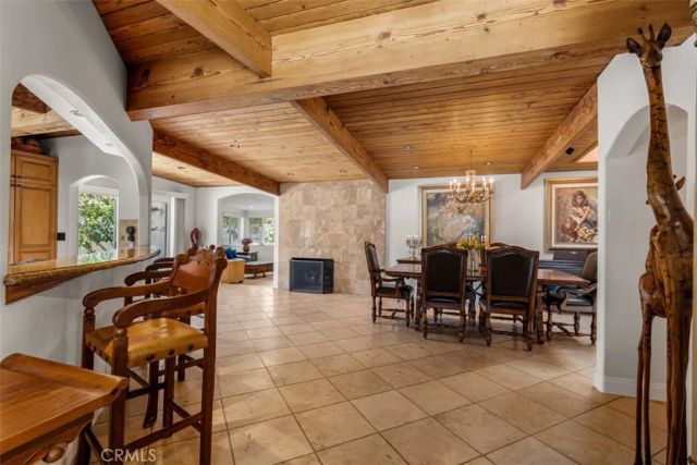 327 Santa Isabel, Newport Beach, CA 92660