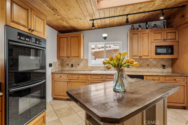 327 Santa Isabel, Newport Beach, CA 92660