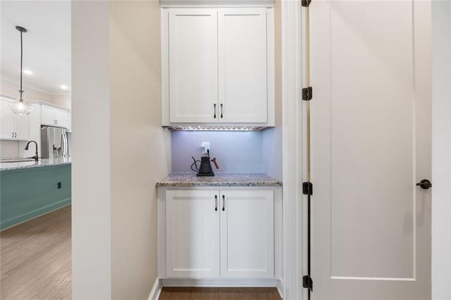 6853 River Rock Drive, Flowery Branch, GA 30542