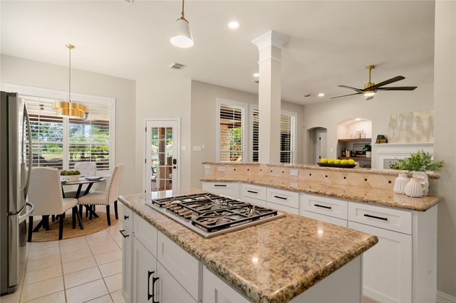 9915 Hufsmith Kuykendahl, Tomball, TX 77375