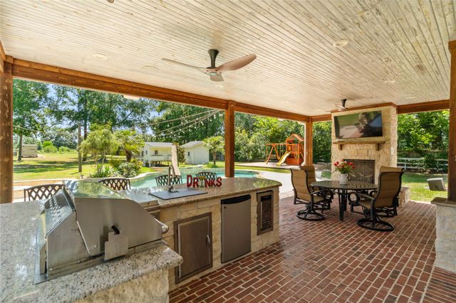 9915 Hufsmith Kuykendahl, Tomball, TX 77375