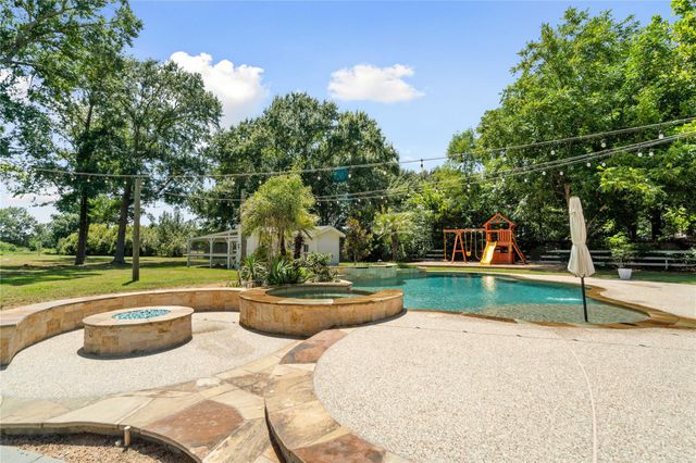 9915 Hufsmith Kuykendahl, Tomball, TX 77375