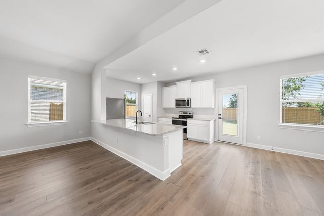 301 Magnolia Boulevard, Hutchins, TX 75141