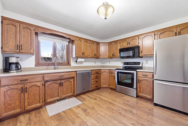 1619 38th Avenue S, Fargo, ND 58104