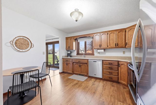 1619 38th Avenue S, Fargo, ND 58104