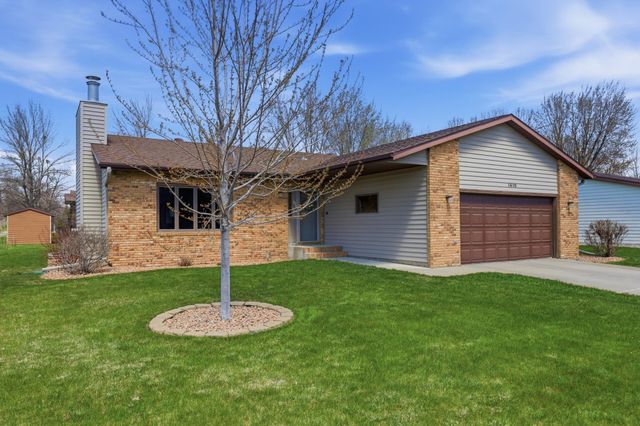 1619 38th Avenue S, Fargo, ND 58104