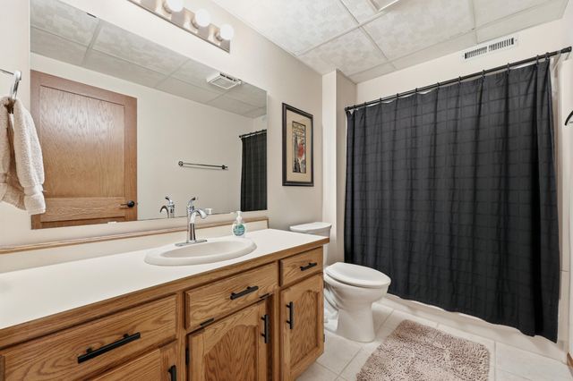 1619 38th Avenue S, Fargo, ND 58104