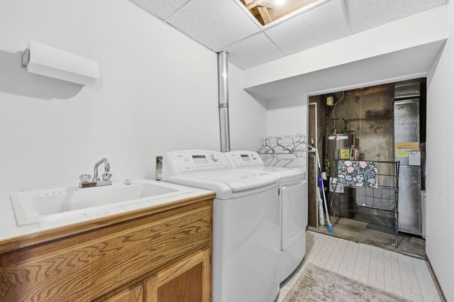 1619 38th Avenue S, Fargo, ND 58104