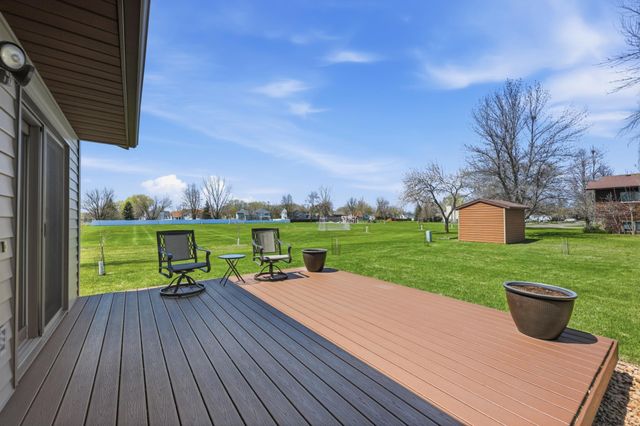 1619 38th Avenue S, Fargo, ND 58104
