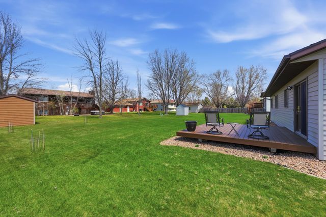 1619 38th Avenue S, Fargo, ND 58104