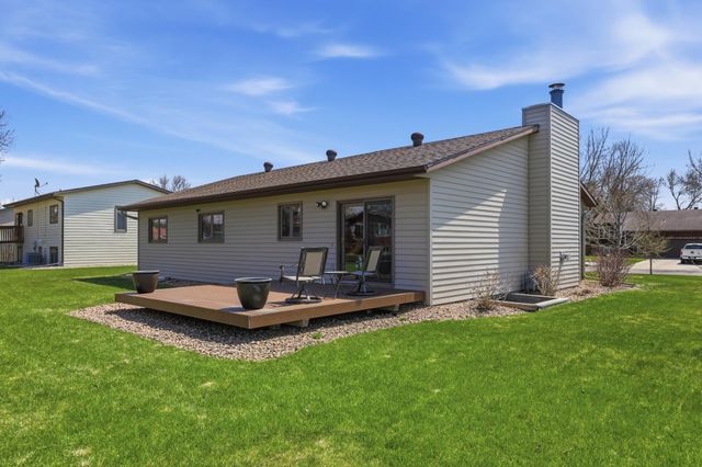 1619 38th Avenue S, Fargo, ND 58104