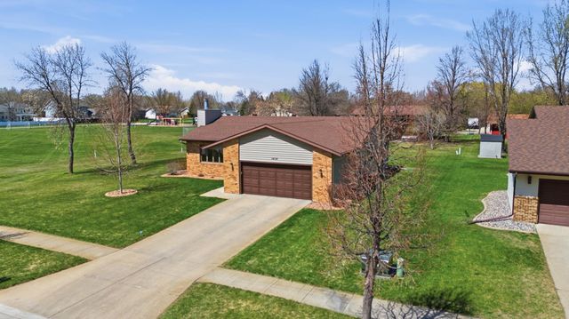 1619 38th Avenue S, Fargo, ND 58104