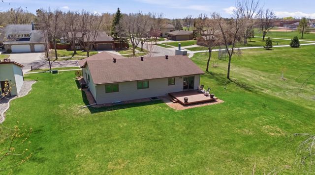 1619 38th Avenue S, Fargo, ND 58104