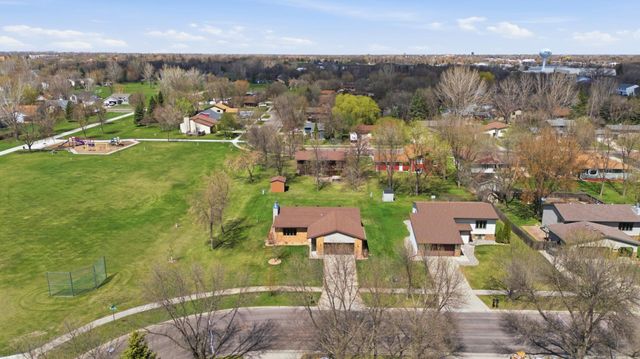 1619 38th Avenue S, Fargo, ND 58104