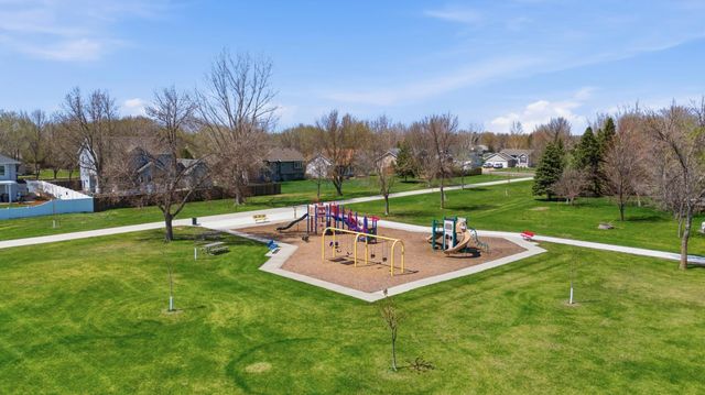 1619 38th Avenue S, Fargo, ND 58104