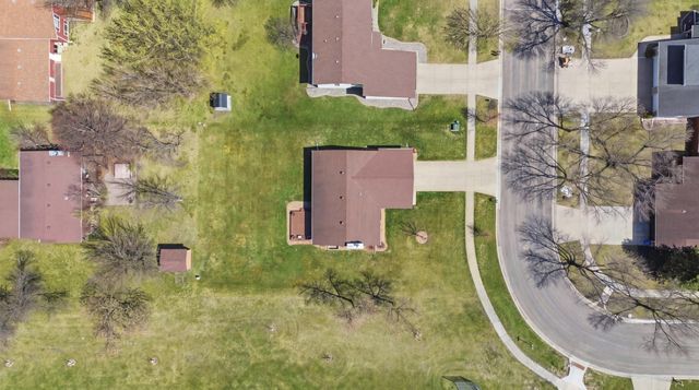 1619 38th Avenue S, Fargo, ND 58104
