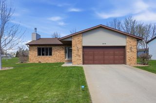 1619 38th Avenue S, Fargo, ND 58104